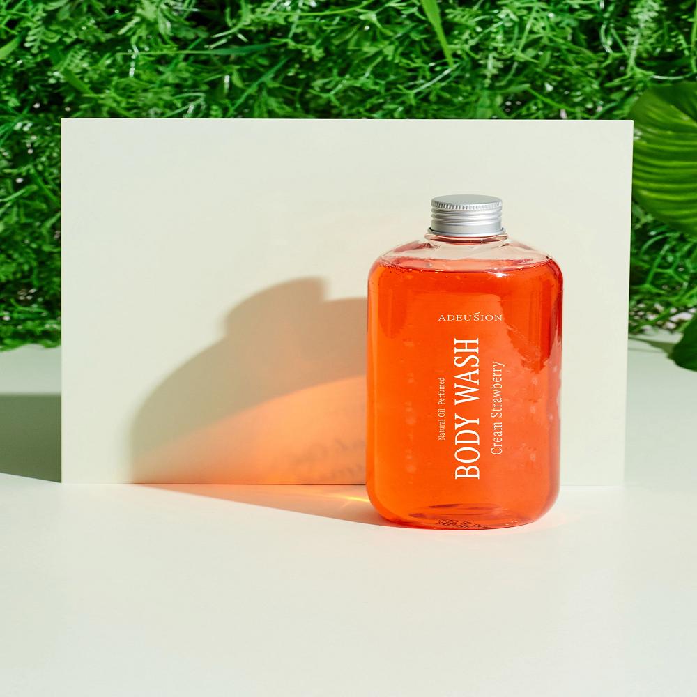 ADEUSION Natural Oil Perfumed Body Wash Cream Strawberry 500ml