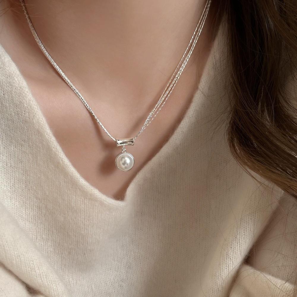 Sparkling white pearl pendant necklace 2025 new popular collarbone chain jewelry