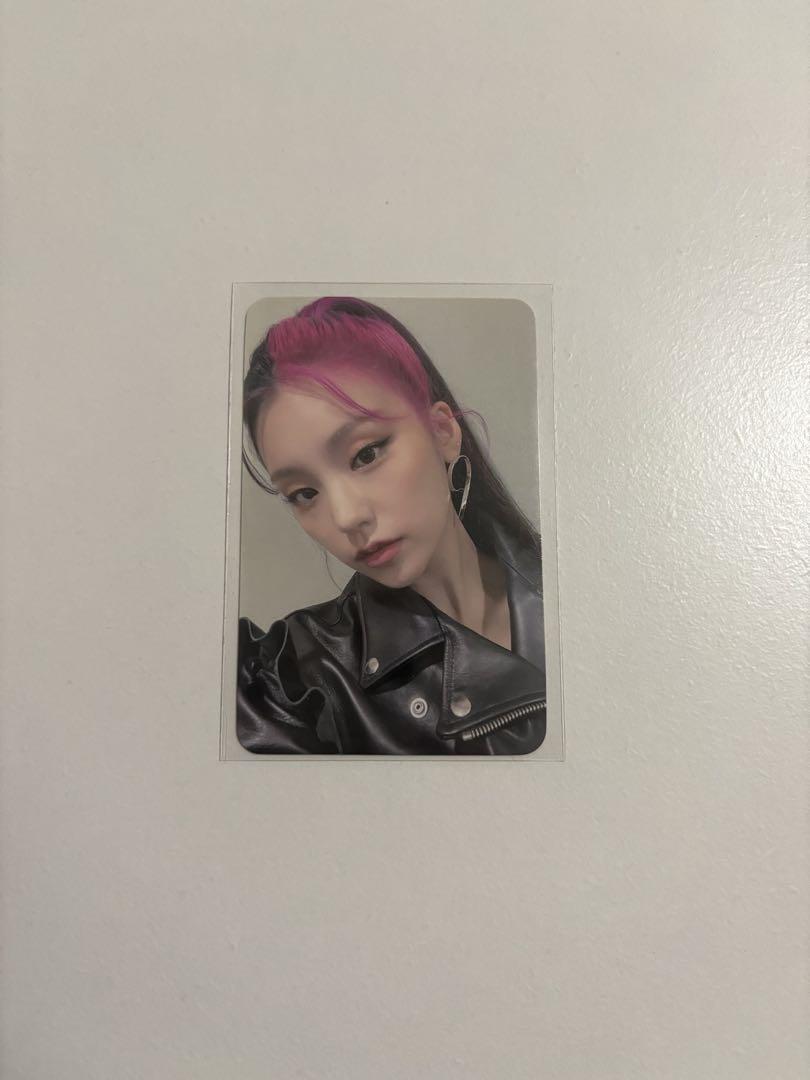

[USED] ITZY Crazy in Love Yeji Trading Card