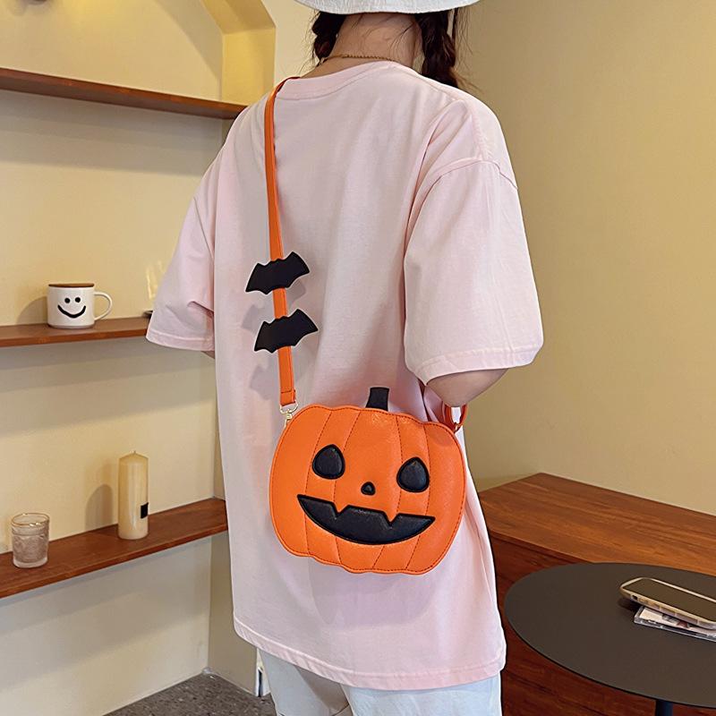 Halloween dýňová crossbody kabelka pro ženy Novinka dýňová kabelka Halloween ďábelská taška přes rameno Vtipná crossbody kabelka z umělé kůže Roztomilé kreslené tašky