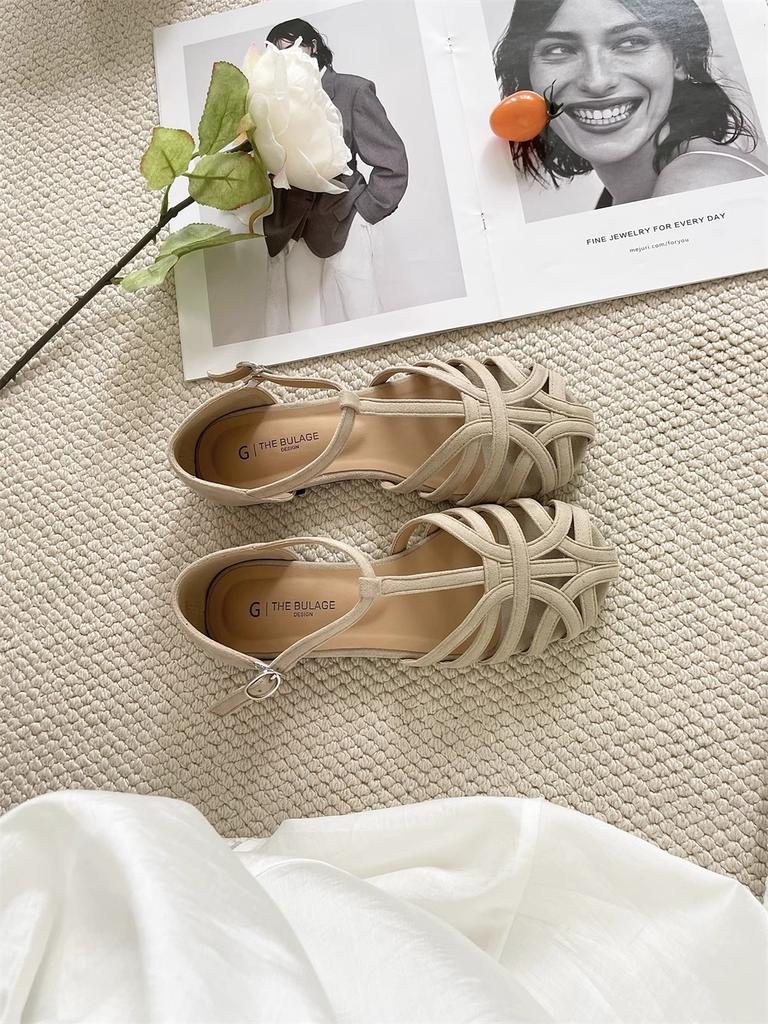 fanGui~ Retro flat-soled Roman sandals for women's outer wear 2025 summer new hollow-woven T-shaped casual women's shoes