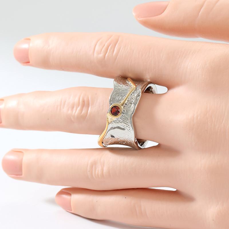 Vintage Inlaid Red CZ Women's Ring Ancient Two Color Hand Carving Daily Wear Party Jewelry Anniversary Gift