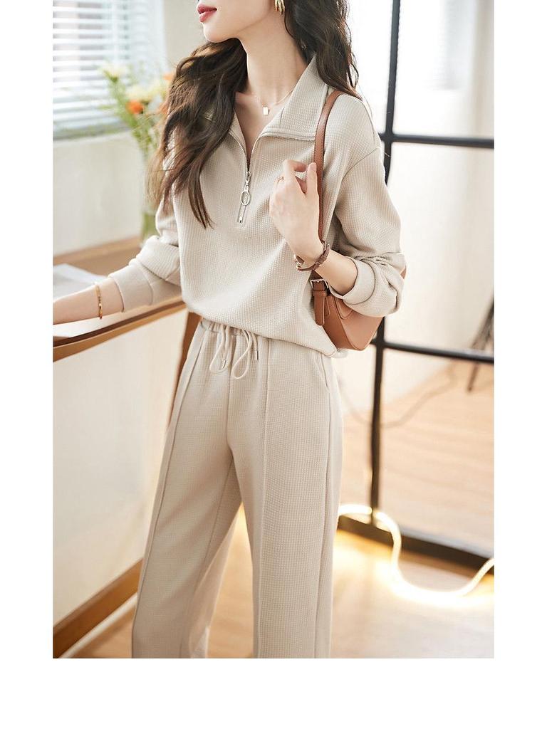 Women's Trendy Autumn Two-Piece Set: Elegant Collared Long-Sleeve Sweatshirt and Casual Pants