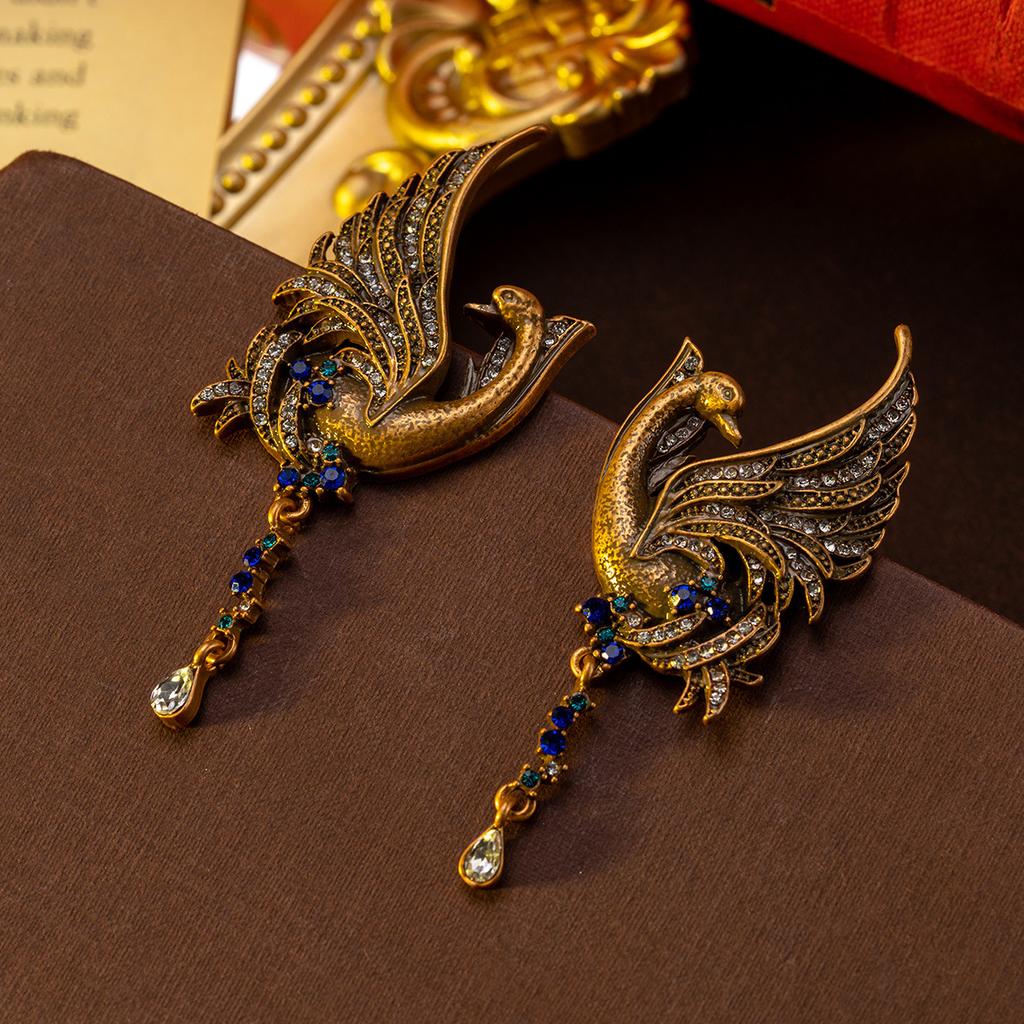 French Earrings Niche Heavy Industry Alloy Inlaid With Diamonds Oriental Luxury Light Vintage Swan Style Antique High-end Feel