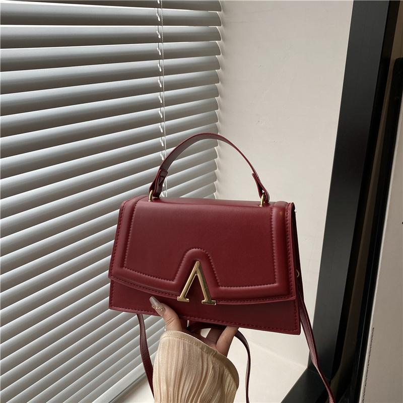 French Letter Fashion Texture Portable Small Square Bag 2025 Casual New Women's Shoulder Underarm Bag Messenger Bag