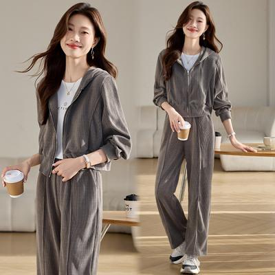 Mała Krótka Kurtka z Kapturem Garnitur dla Kobiet Jesienno-Zimowy Design Casualowe Spodnie Zestaw Dwuczęściowy