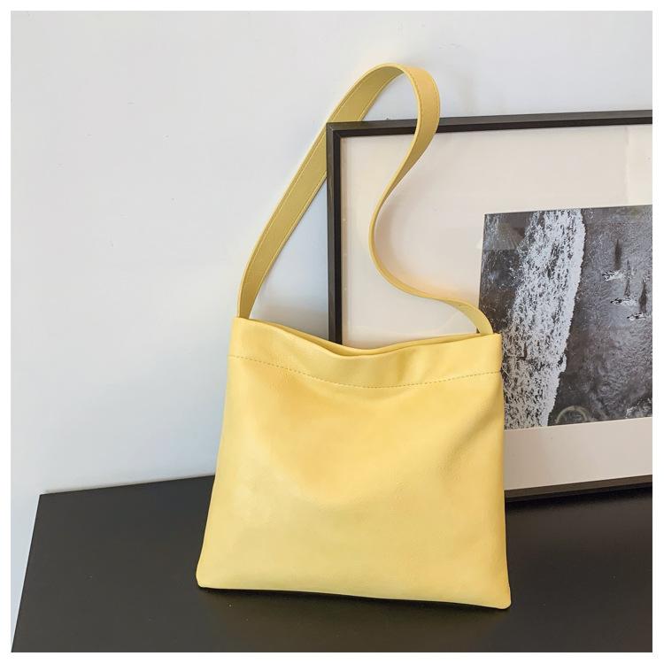 Large-capacity bag women's new simple and versatile shoulder messenger bag is now popular bucket bag