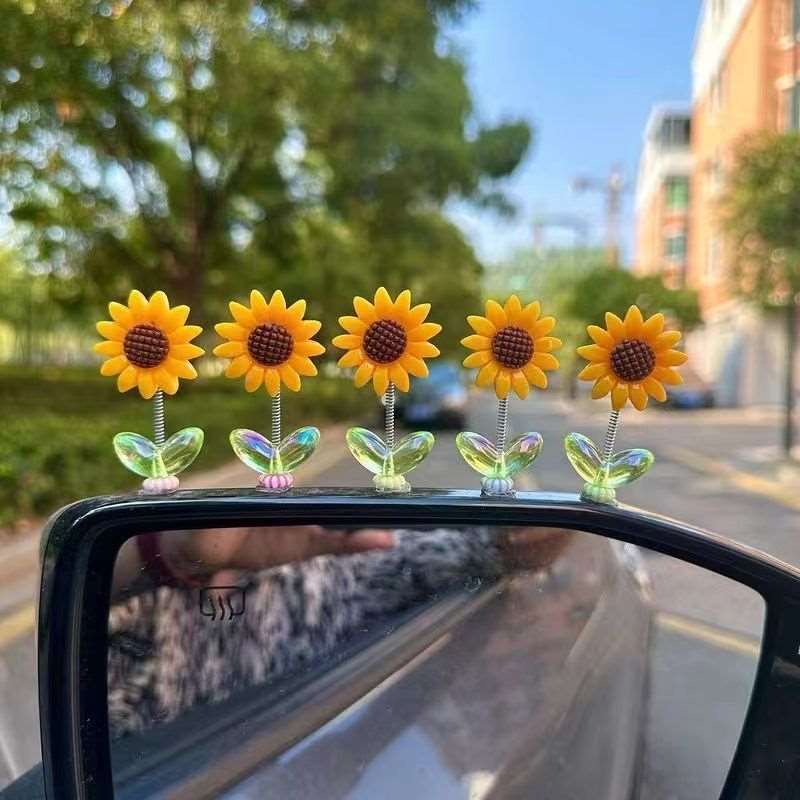 5PCS Cute Shaking Head Sunflower Car Shaking Head Ornament Cure Fresh Flower Car Center Console Rearview Mirror Ornament