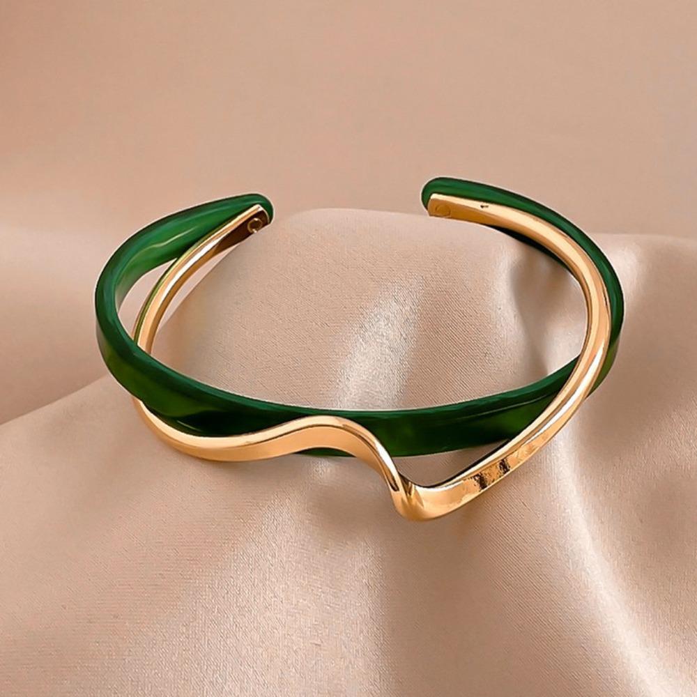 European and American Simple Bracelets, Arm Rings, Niche Cold Wind Temperament Bracelets, High-end Sense and Versatile Jewelry.