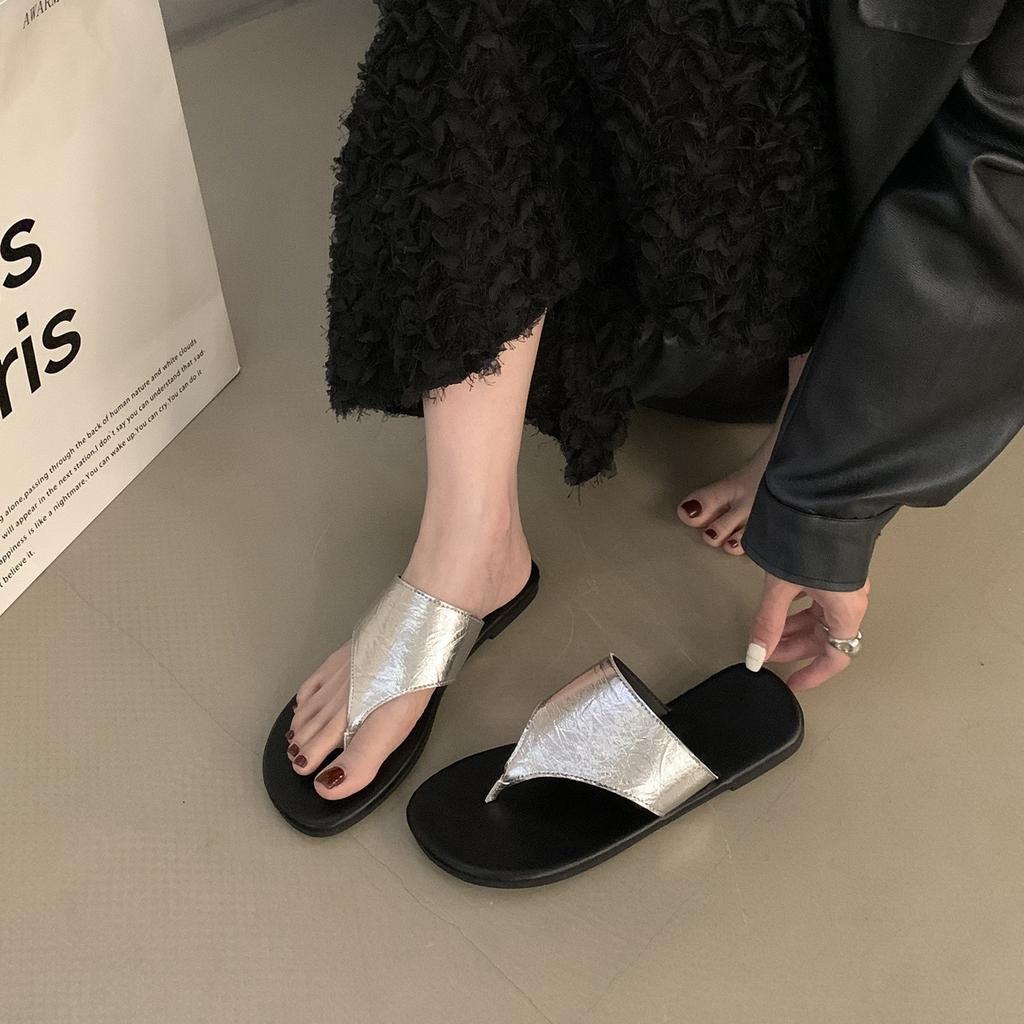 Niche flat-bottomed sandals women's shoes outer wear 2025 new summer fashion Roman shoes cool slippers beach shoes