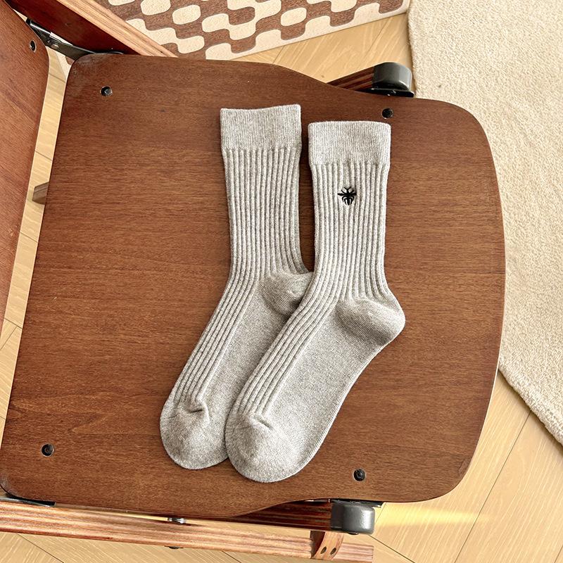 Female Autumn and Winter Pure Cotton Embroidery Small Bee Pit Tide Stripe In The Tube Pile Socks