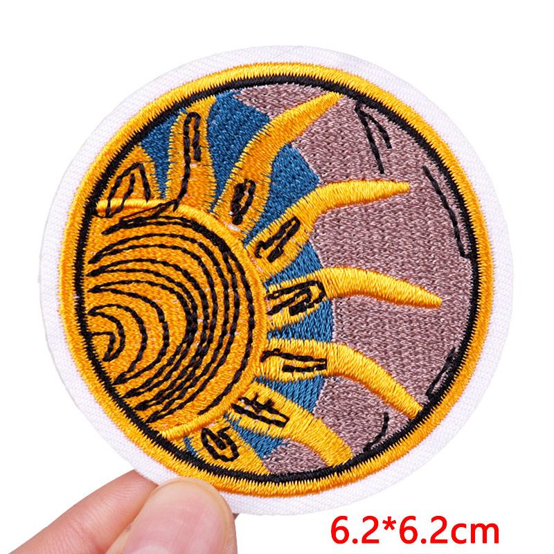 Sun Moon Patch Fox Whale Embroidery Patch Iron On Patches For Clothing Diy Cartoon /Wave Patches For Clothes Jacket Sew Stickers