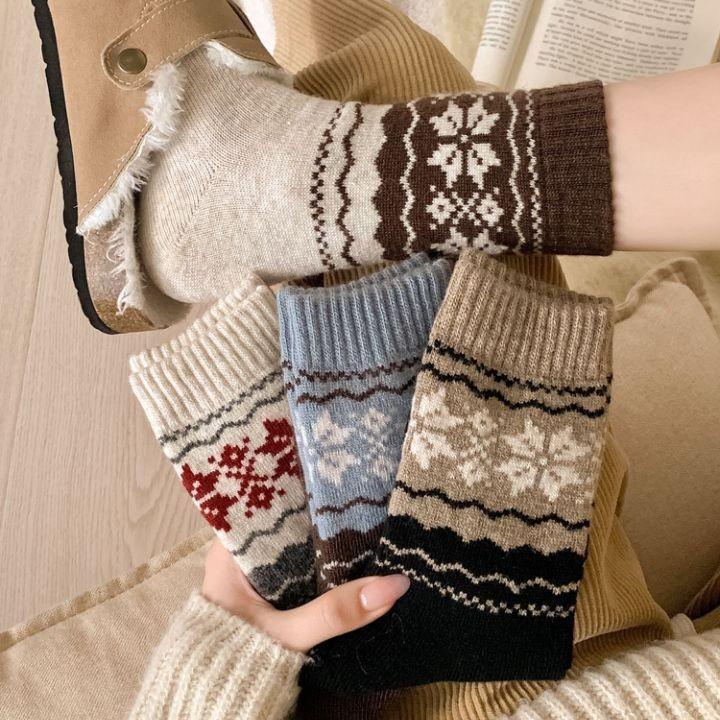 Female Autumn and Winter Thickened Warm New Products Retro National Wind Wool In The Barrel Pile Socks