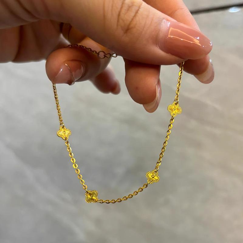 2026 Exquisite Gold Brushed Four-Leaf Clover Bracelet: High-End Chinese Design for Women