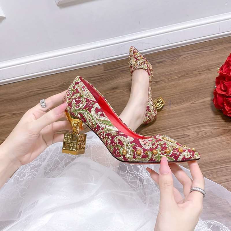 Zapatos Xiuhe zapatos de boda zapatos de boda chinos 2025 nuevo verano rojo planos mujeres embarazadas pueden usar zapatos de boda
