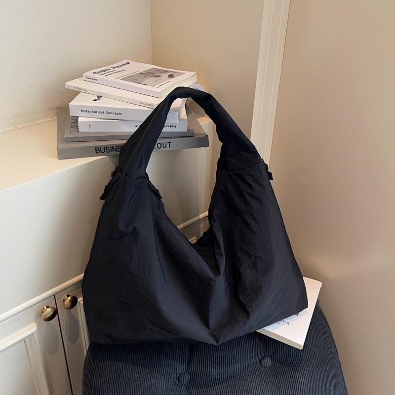 

Fashion casual canvas tote bag new trendy lazy style large capacity armpit bag commuter shoulder bag чорний