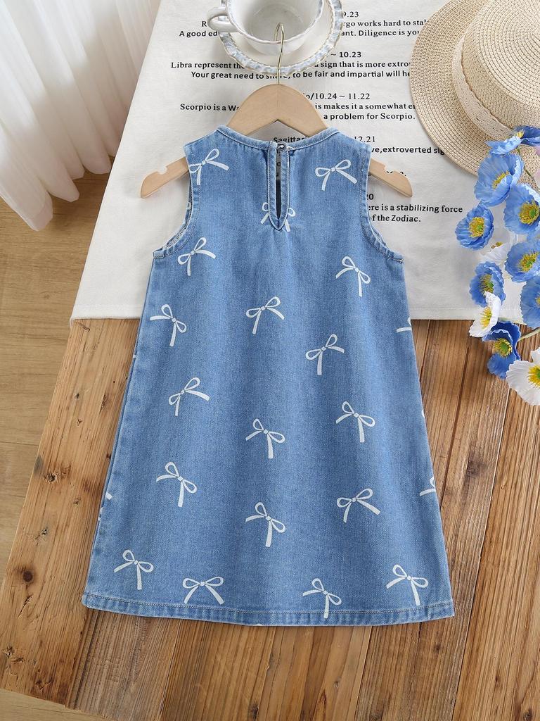 Single-piece Girls' Everyday Casual Summer Dress with Bow Print, Round Neck, Ruffled Trim, Cute and Versatile Sleeveless Denim Dress.
