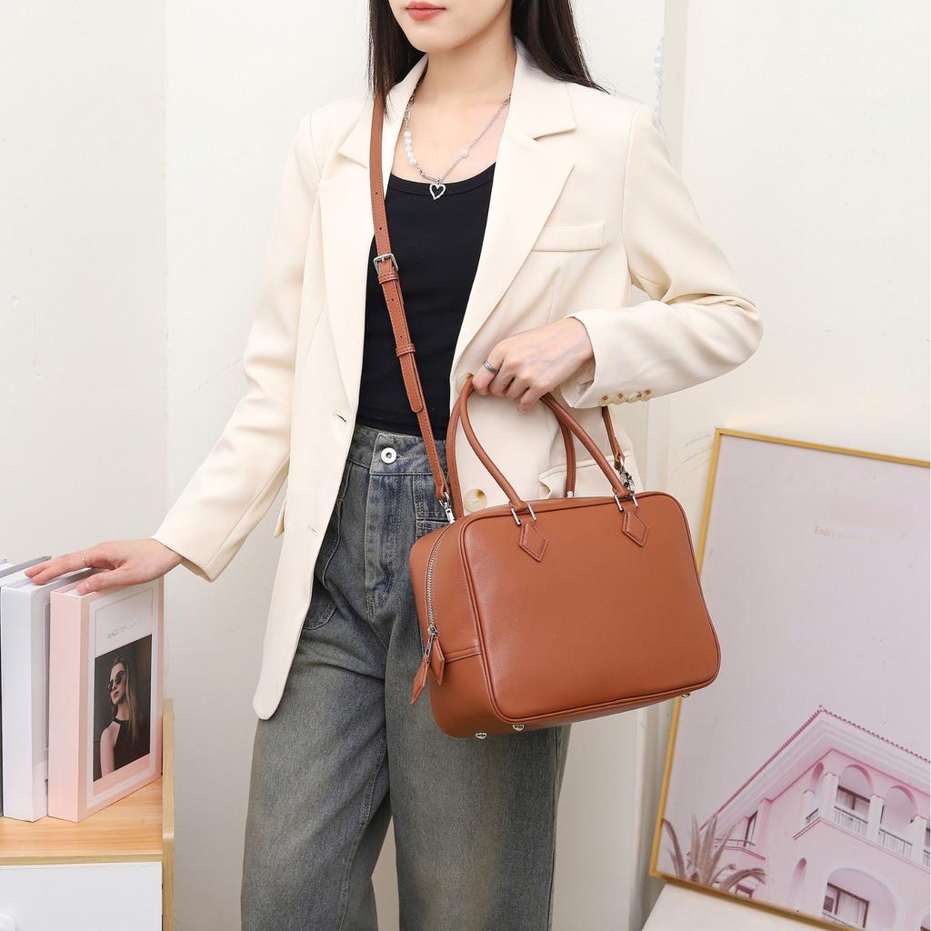 Cross-border leather feather bag high-end portable bowling bag 2025 new leather shoulder messenger women's bag
