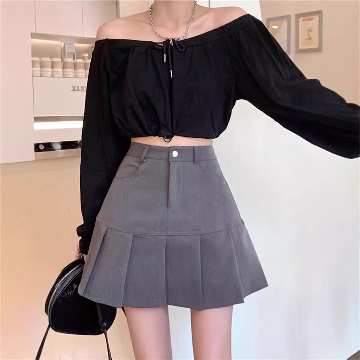 

Юбка миди А-силуэта Осень 2024: Черная плиссированная юбка с завышенной талией в стиле преппи 4XL