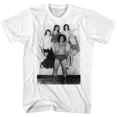 Andre The Giant Holding Ladies Wwe Güreş Efsanesi Unisex Tişört