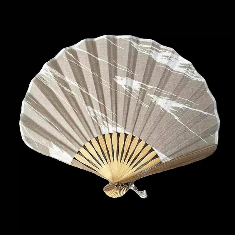 Ventaglio Pieghevole in Seta a Forma di Conchiglia Stile Giapponese Retrò da Donna in Bambù con Ciondolo Colore Unico Stecca Curva per Matrimonio
