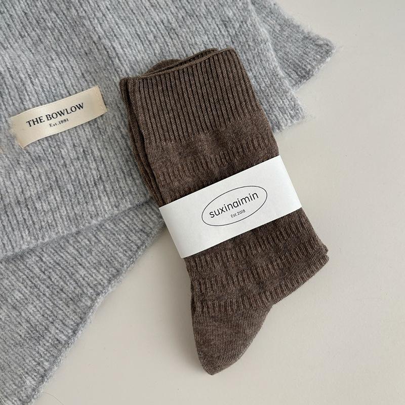 Autumn and Winter Solid Color Trendy Retro Mid-calf Pile Socks, Artistic and Versatile Socks for Women