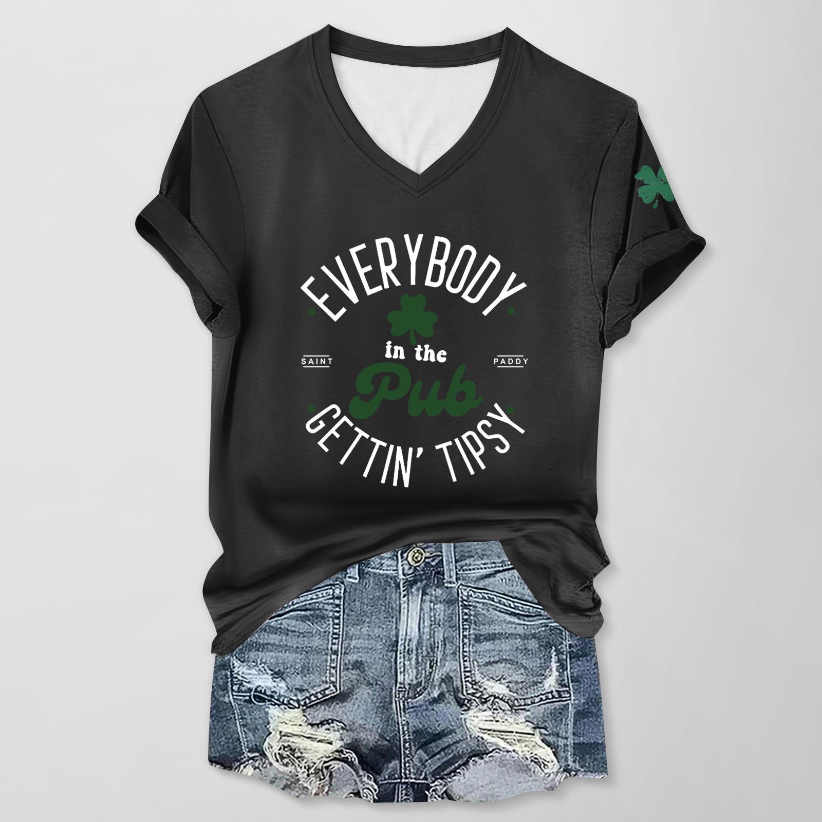 

Жіночий повсякденний одяг St. Футболка з V-подібним вирізом і короткими рукавами з принтом Patrick XXXL чорний