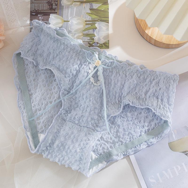 Female Spring and Summer Thin Style Sweet Non Trace Cotton Antibacterial Crotch Close Skin Naked Waist Briefs Underwear