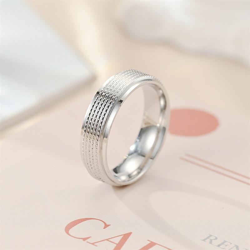 Titanium steel ring for women, simple fashion couple ring, hand jewelry