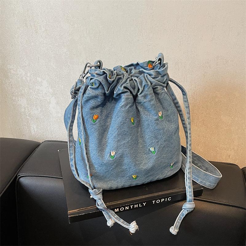 Autumn Niche Canvas Bag Embroidered Handbag Denim Bag Niche Design Fashionable Large Capacity Shoulder Bag Commuter Bag