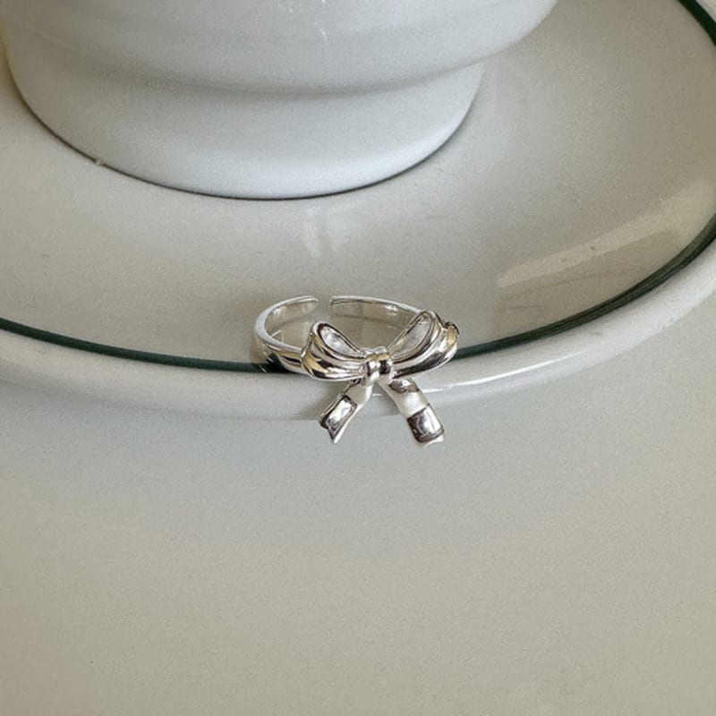 Mosxe [925silver] Melting Ribbon Ring