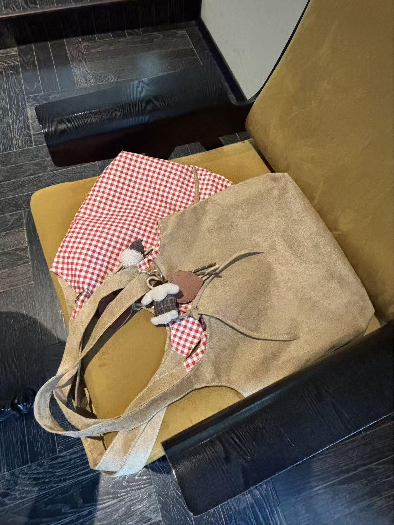 

Women s Double-Sided Plaid Suede Commuter Bag - High-Quality Texture, Large Capacity, 2025 Autumn/Winter Travel Shoulder Bag H26cm W30cm