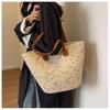 2024 Spring Women's Wool Knit Bucket Bag: Retro Pastoral Style Straw Shoulder Bag