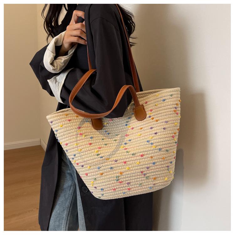 2024 Spring Women's Wool Knit Bucket Bag: Retro Pastoral Style Straw Shoulder Bag