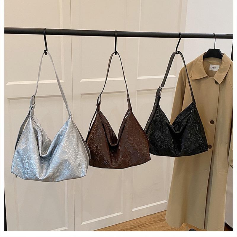 Bag women's new literary and retro high-end women's shoulder bag casual versatile commuting large-capacity portable women's bag