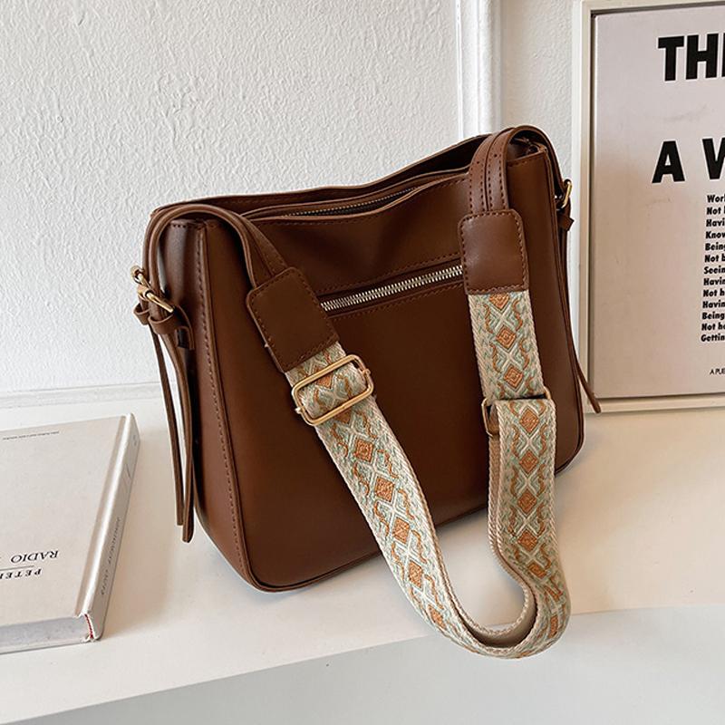 

Модная женская сумка через плечо, осенние новые сумки через плечо из мягкой кожи, темпераментные сумки-ведра с широким плечевым ремнем