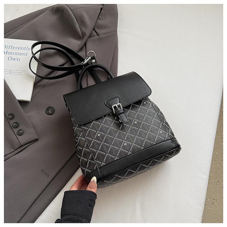 

Модный рюкзак с принтом, женский 2025, новый нишевый дизайн, дорожный рюкзак, ретро, контрастный цвет, сумка-мессенджер чёрный