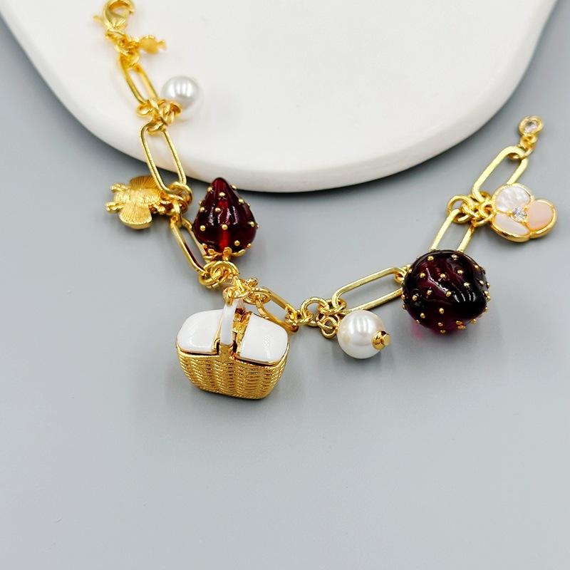 High Sense Fashion Commuter Bracelet K Pastoral Plant Strawberry Basket Bee Zircon Clover Bracelet