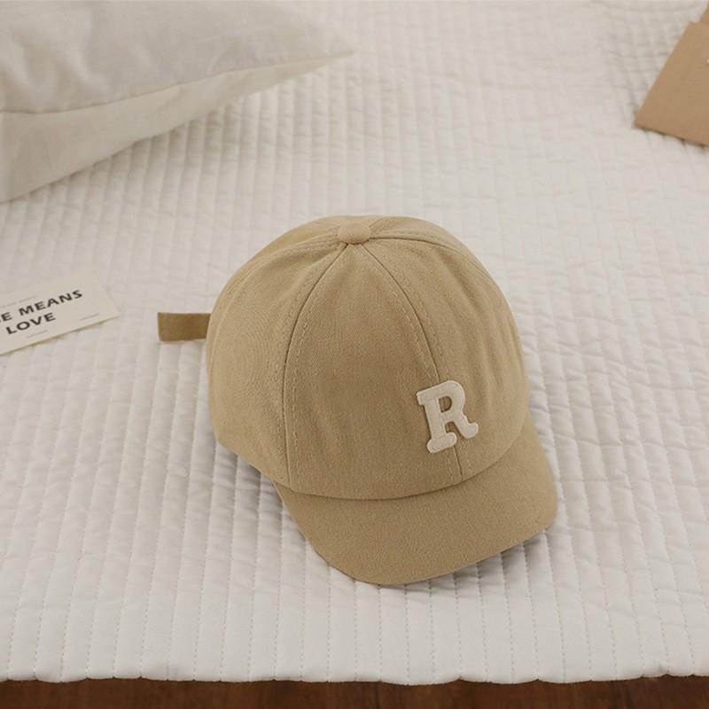

Корейская вышитая детская кепка с буквами, летняя, для мальчиков и девочек, хлопковая бейсболка, однотонная, детская, регулируемая, с козырьком 47-50CM fit 5M-3Y