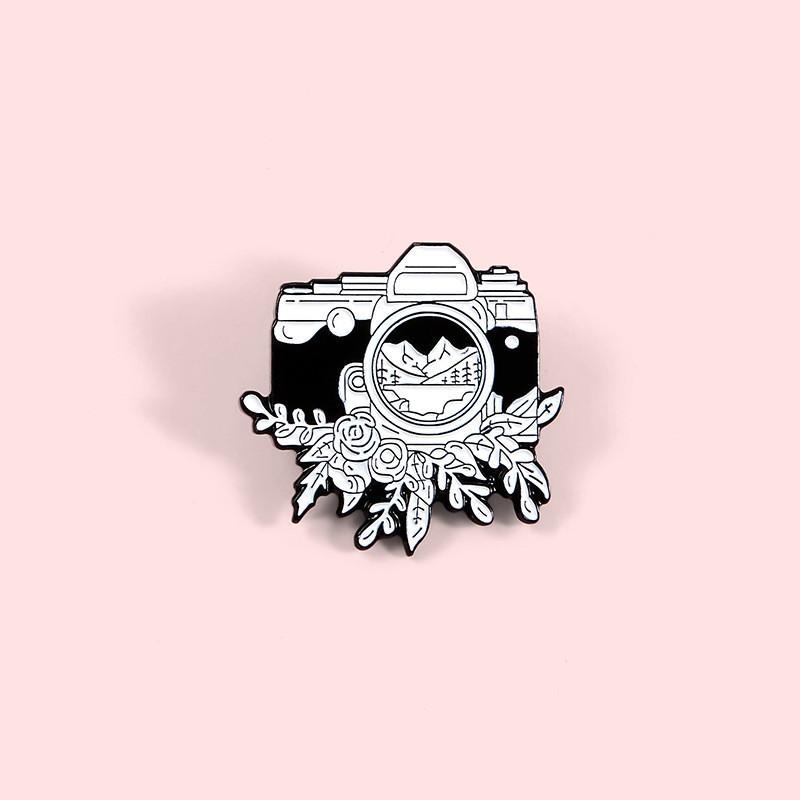 Retro Distinctive Black And White Camera Brooch Beautifully Crafted Alloy Pin For Apparel Stylish