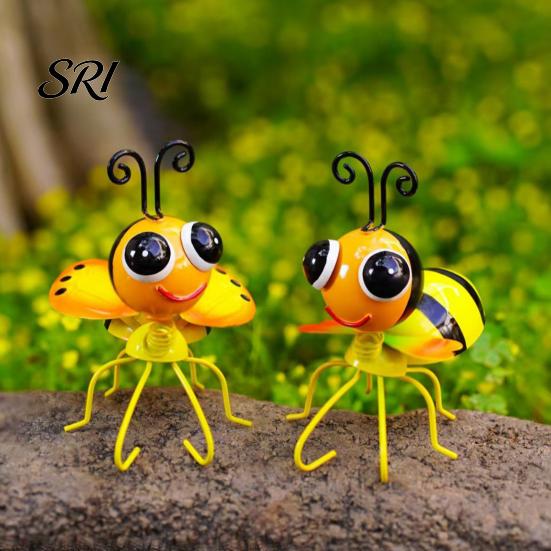 Outdoor Bee Ornament Metal Garden Statue Small Cute Bumble Sculpture Outside Fence Insect Figurine Lawn Yard Art for Backyard Table Wall Decor Display