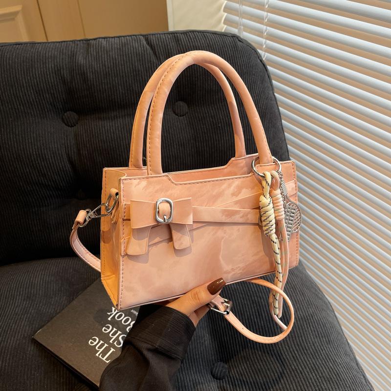 Premium Foreign Style Bag Women's 2025 New Simple Niche Design Shoulder Messenger Bag Fashionable Portable Tote Bag