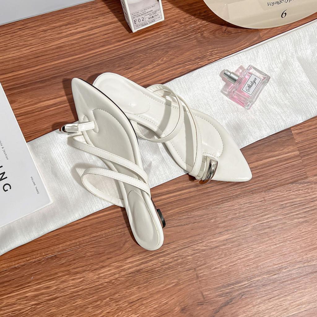 Summer New Small Thick Heel Flat Sandals for Women, Sexy Pointed Toes, Cold Slippers for Women, High-end Wear