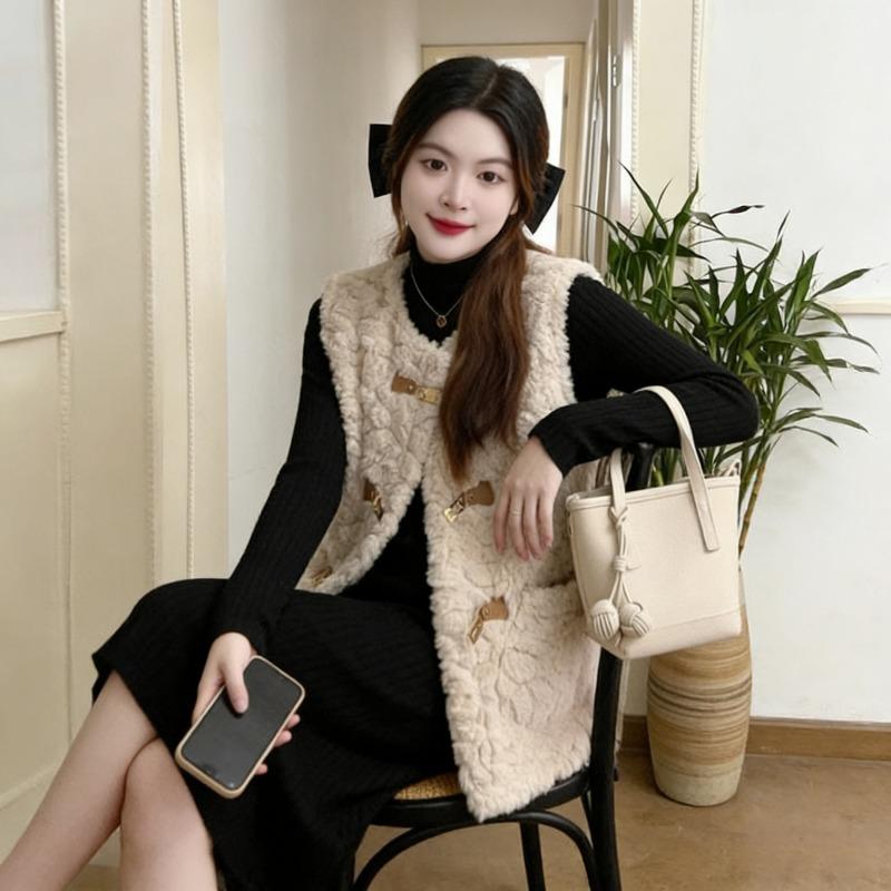 Women Faux Fur Vest Metal Buckle Loose Vintage Thick Warm Sleeveless