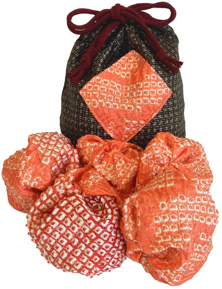 

Azuki bean silk beanbag in Oshima Tsumugi drawstring bag tie-dyed (Color A)