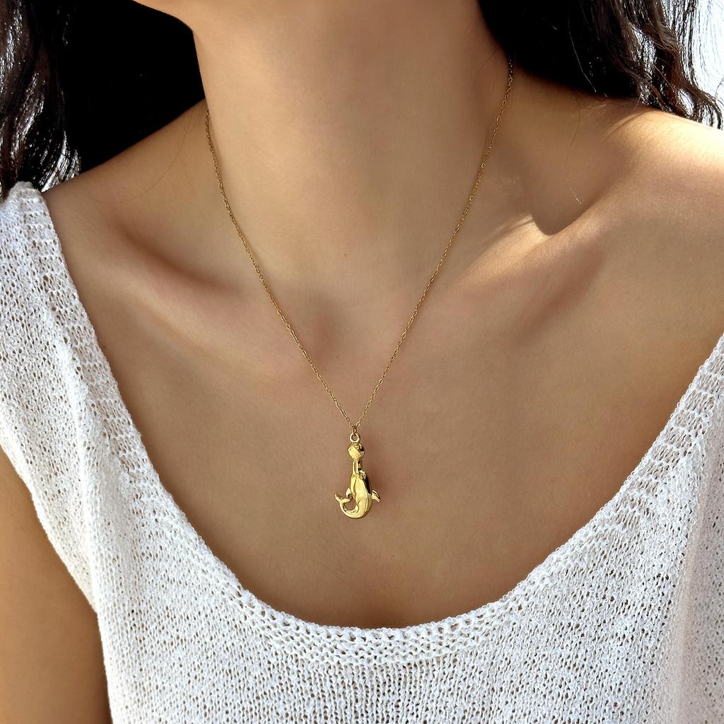 European and American cross non-fading starfish dolphin pendant necklace female niche design titanium steel jewelry 18K gold collarbone chain