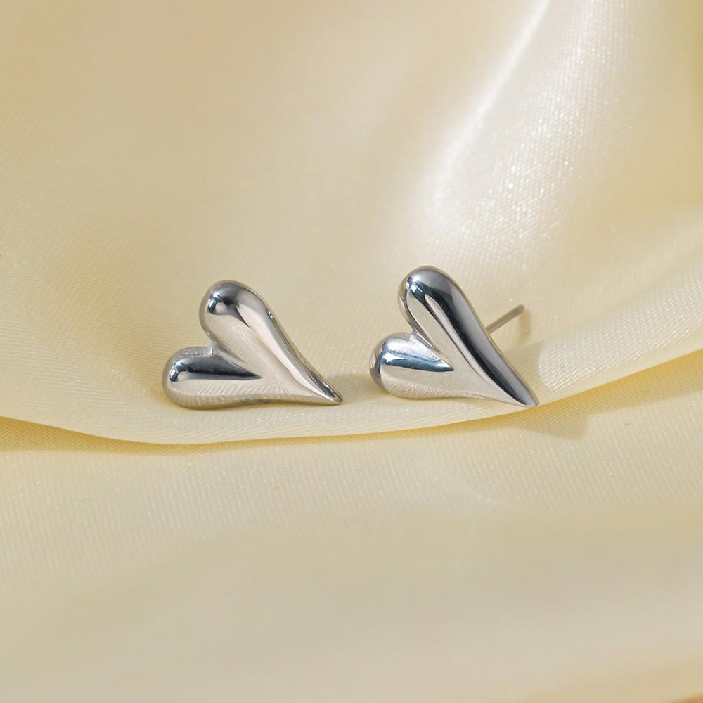 Simple And Elegant Heart Pendant Collarbone Necklace Minimalist Luxury Titanium Steel Chain Women Summer Jewelry