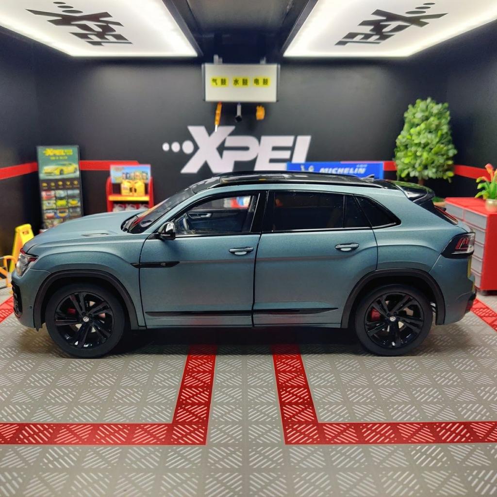 W241:18 Volkswagens Teramont X SUV Alloy Car Model Diecast Metal Vehicles Car Model Simulation Collection Childrens Gift Decoration