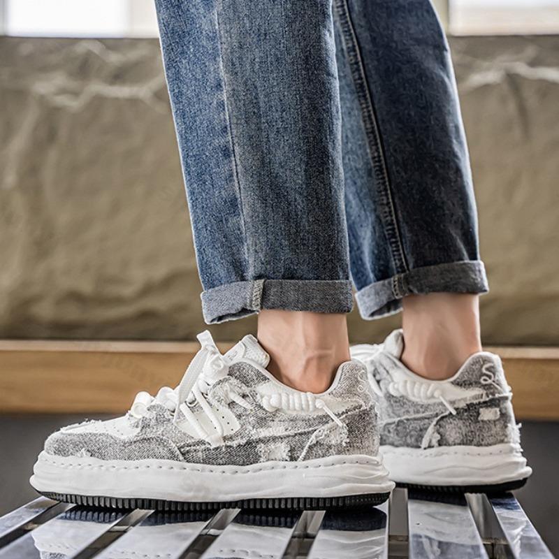 Fashion Niche Design Men's Low Top Thick Soled Casual Sports Shoes 2025 Autumn New Fashion Trend Versatile Comfortable Platform sneakers