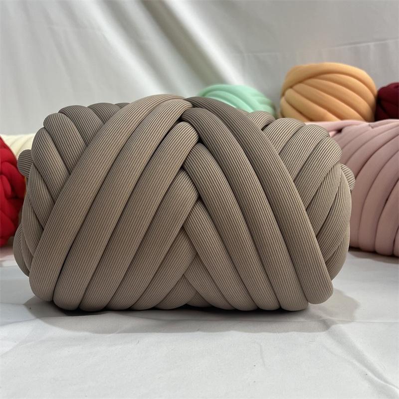 500g Summer Cool Touch Chenille Yarn Chunky Yarn for DIY Handmade Beach Bags, Lightweight Blankets Cat Beds, Breathable Plush Thread